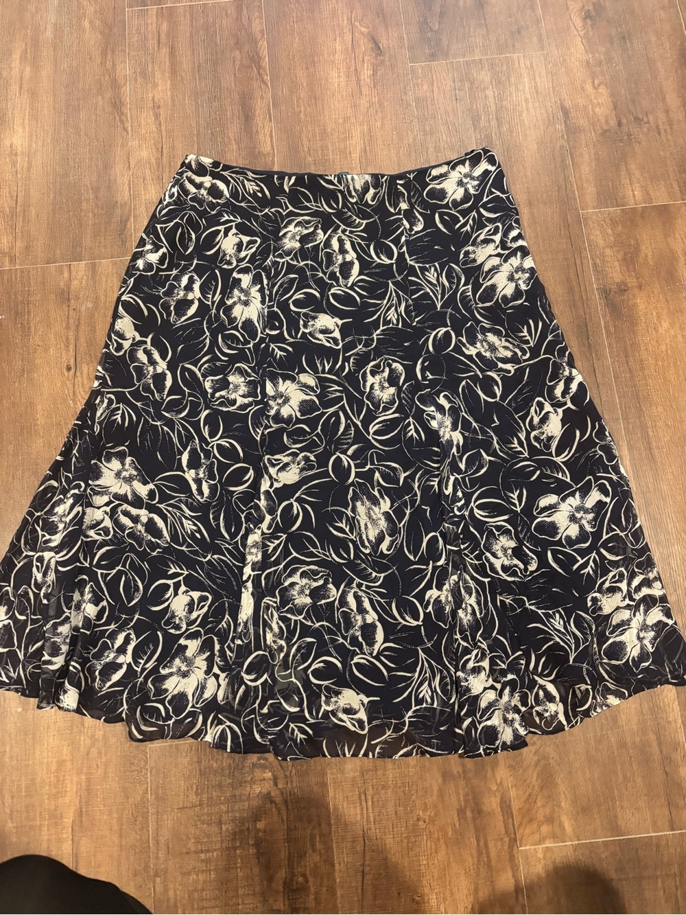 Ralph Lauren A Line Blue And White Floral 100% Silk Maxi Skirt Women’s Size 18w